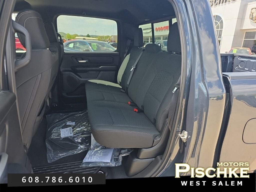 2026 RAM Ram 1500 RAM 1500 EXPRESS CREW CAB 4X4 5'7' BOX
