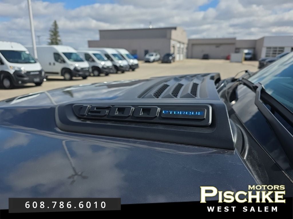2026 RAM Ram 1500 RAM 1500 EXPRESS CREW CAB 4X4 5'7' BOX
