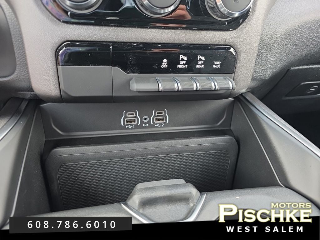 2026 RAM Ram 1500 RAM 1500 EXPRESS CREW CAB 4X4 5'7' BOX
