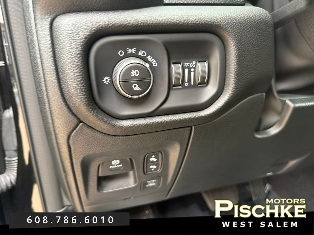 2025 RAM Ram 1500 Big Horn Crew Cab 4x4 6'4' Box