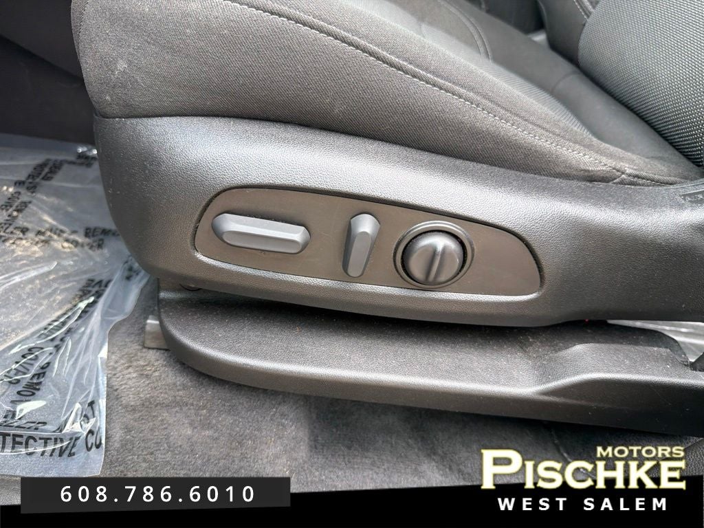 2023 Chevrolet Traverse AWD LT Cloth