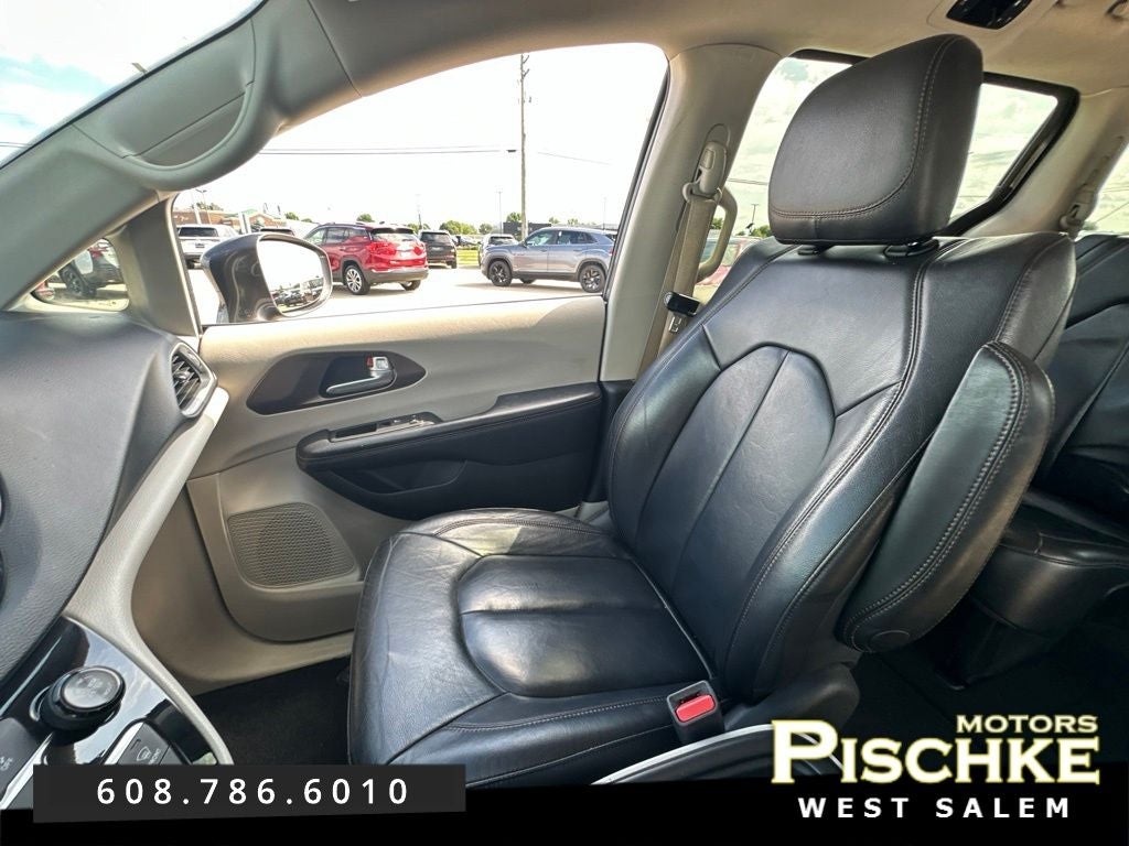 2017 Chrysler Pacifica Touring-L
