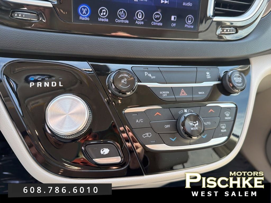 2017 Chrysler Pacifica Touring-L