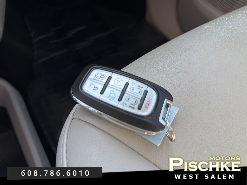 2017 Chrysler Pacifica Touring-L