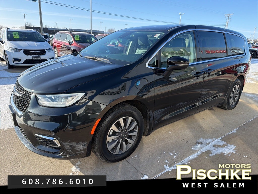 2023 Chrysler Pacifica Hybrid Touring L
