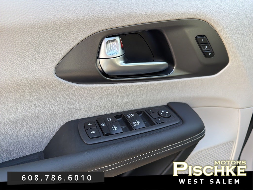 2023 Chrysler Pacifica Hybrid Touring L