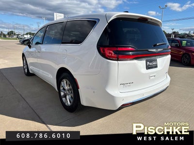 2025 Chrysler Pacifica Select