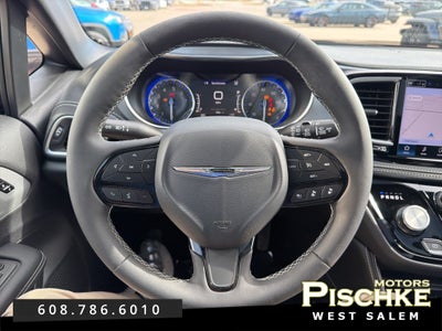 2025 Chrysler Pacifica Limited AWD