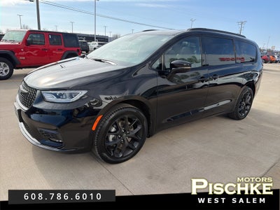 2025 Chrysler Pacifica Limited AWD