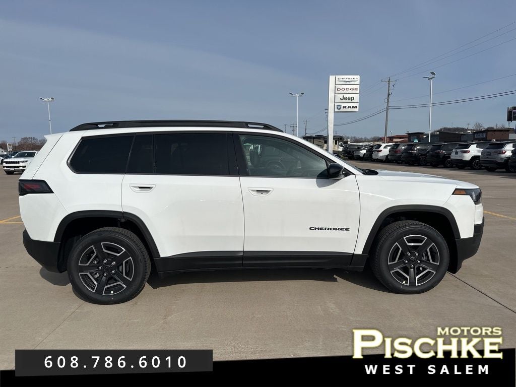 2026 Jeep Cherokee CHEROKEE LAREDO 4X4