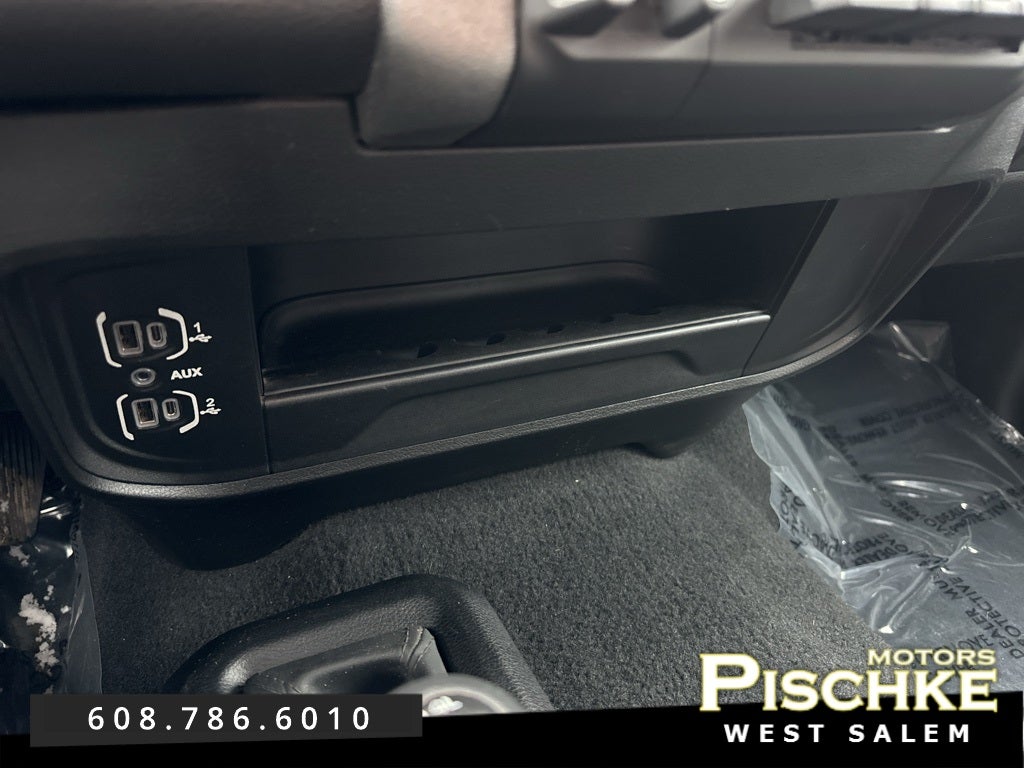 2023 RAM 3500 Tradesman Crew Cab 4x4 8' Box