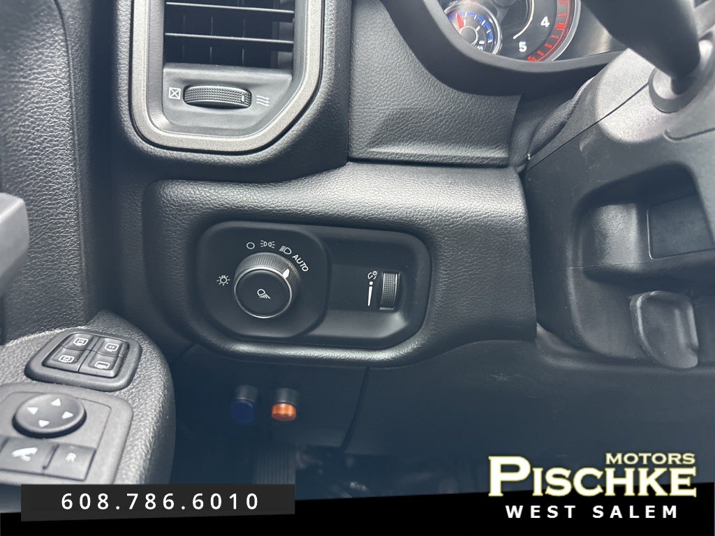 2023 RAM 3500 Tradesman Crew Cab 4x4 8' Box