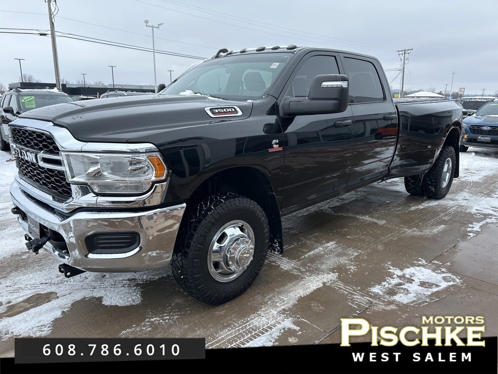 2023 RAM 3500 Tradesman Crew Cab 4x4 8' Box