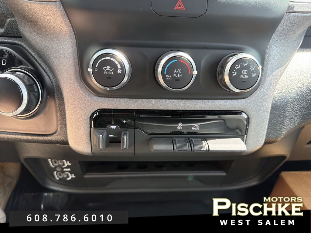 2024 RAM 2500 Tradesman Regular Cab 4x4 8' Box