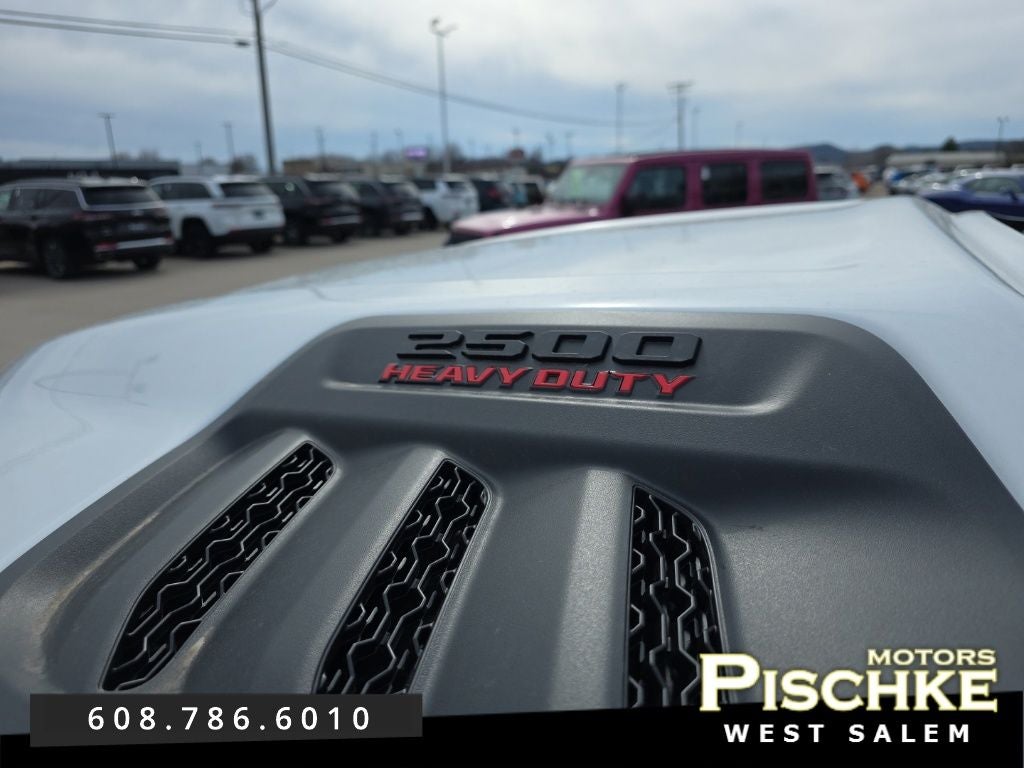2026 RAM Ram 2500 RAM 2500 BLACK EXPRESS CREW CAB 4X4 6'4' BOX