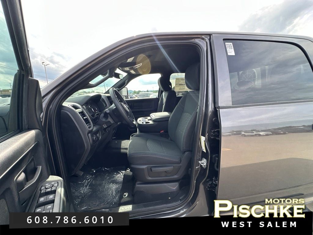 2026 RAM Ram 2500 RAM 2500 BLACK EXPRESS CREW CAB 4X4 6'4' BOX