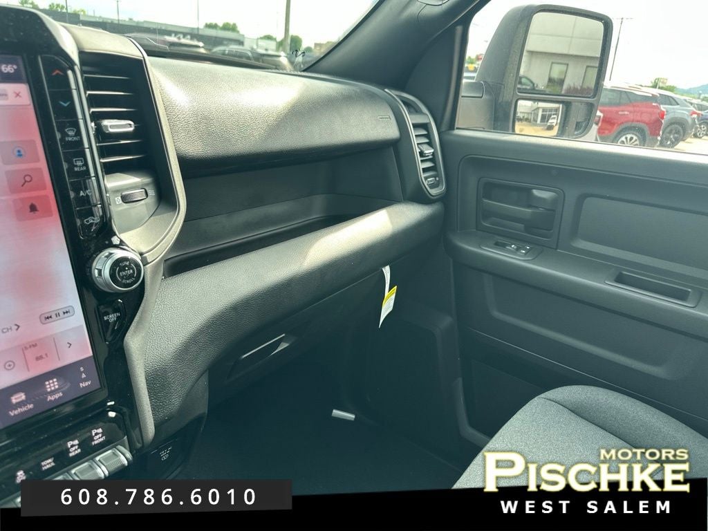 2026 RAM Ram 2500 RAM 2500 BLACK EXPRESS CREW CAB 4X4 6'4' BOX