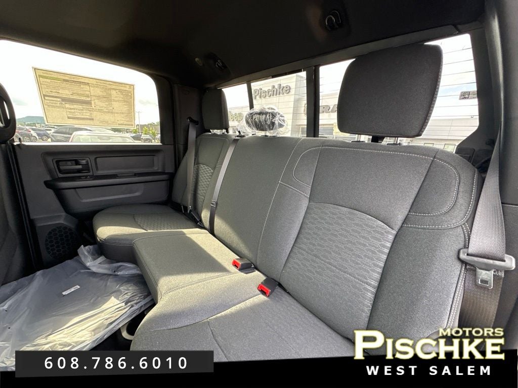 2026 RAM Ram 2500 RAM 2500 BLACK EXPRESS CREW CAB 4X4 6'4' BOX