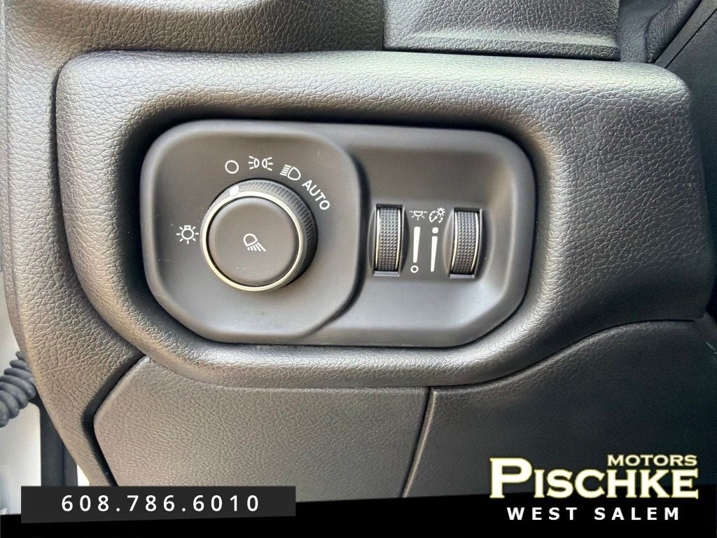 2019 RAM 2500 Big Horn Crew Cab 4x4 6'4' Box