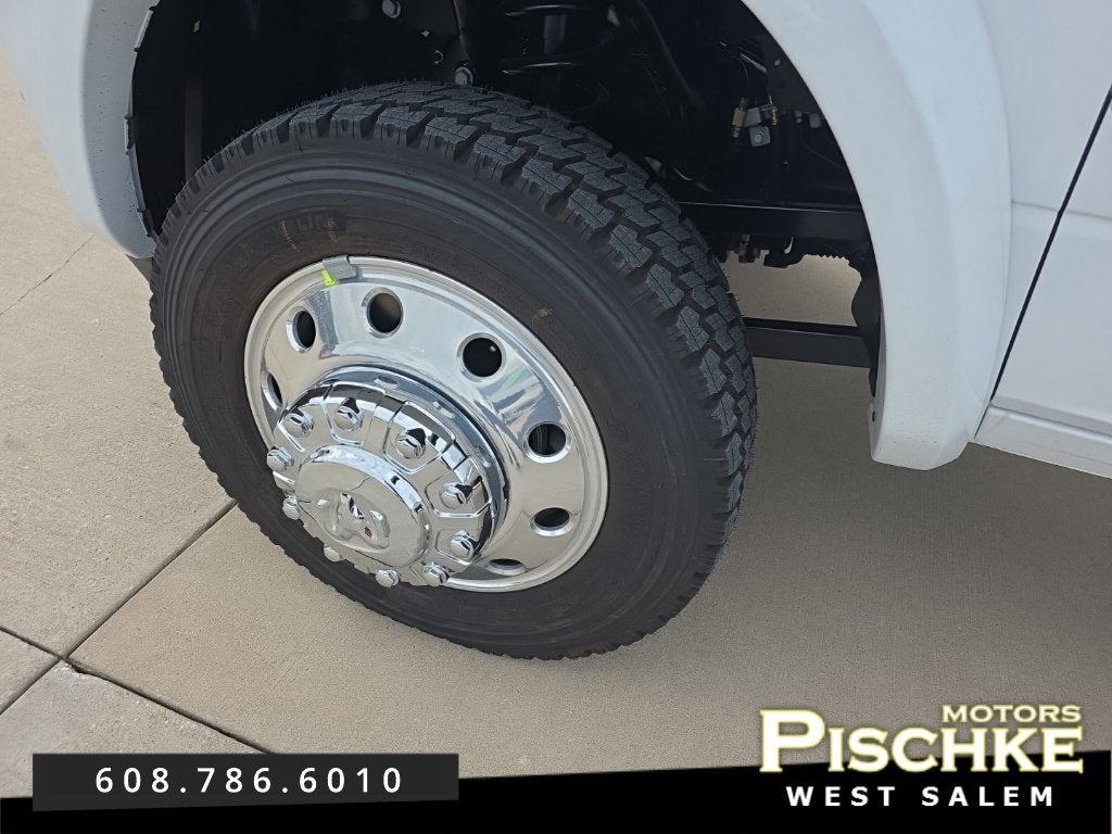 2027 RAM Ram 4500 Chassis Cab RAM 4500 BIG HORN CHASSIS CREW CAB 4X4 84' CA