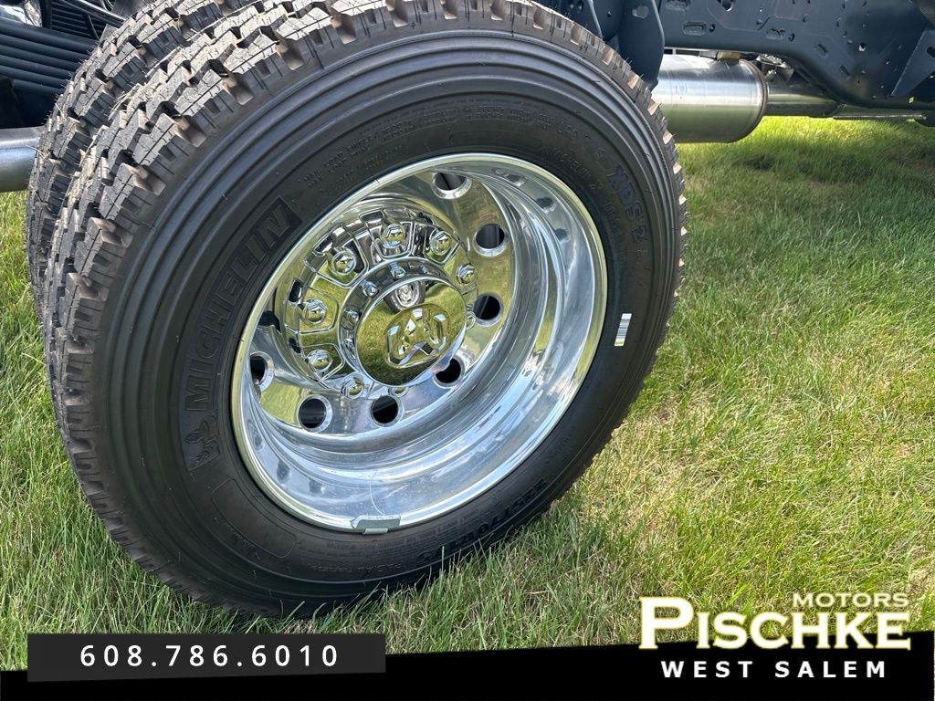 2026 RAM Ram 5500 Chassis Cab RAM 5500 BIG HORN CHASSIS CREW CAB 4X4 84' CA