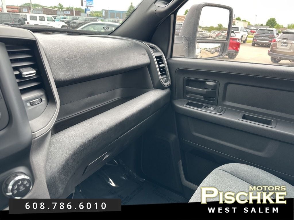 2024 RAM 3500 Chassis Tradesman/SLT/Laramie/Limited
