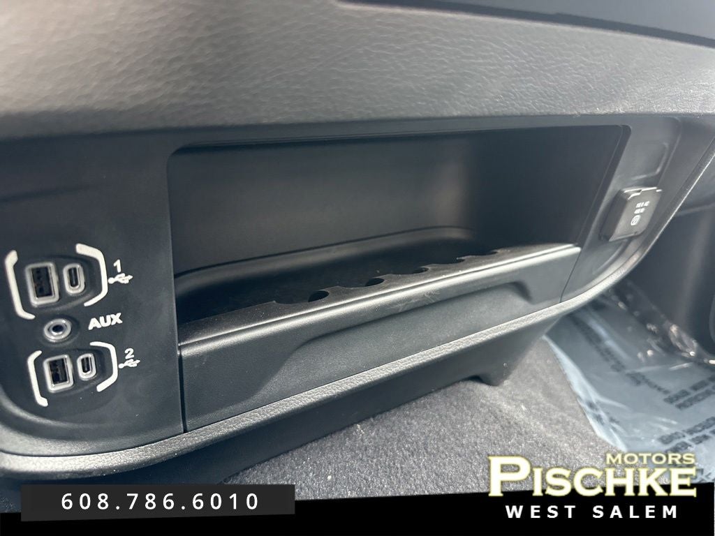 2024 RAM 3500 Chassis Tradesman/SLT/Laramie/Limited