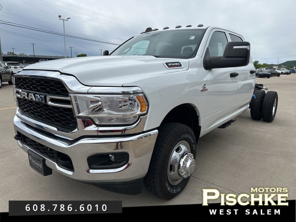 2024 RAM 3500 Chassis Tradesman/SLT/Laramie/Limited